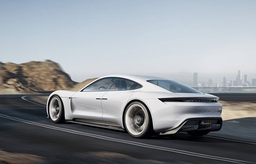 Porsche Mission E được "bật đèn xanh", Tesla Model S sắp gặp khó