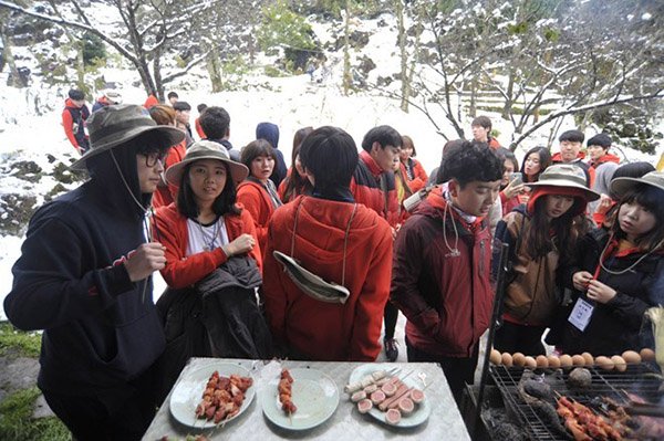 Dịch vụ du lịch đảo xa, núi cao nóng dịp Noel