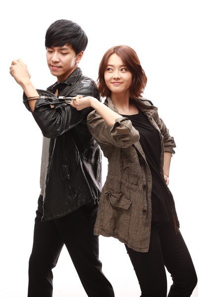 Lee Seung Gi và Go Ara thành đôi 'oan gia'