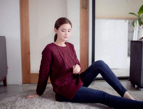 Mix đồ trẻ trung, sành điệu với áo len cổ tròn ấm áp