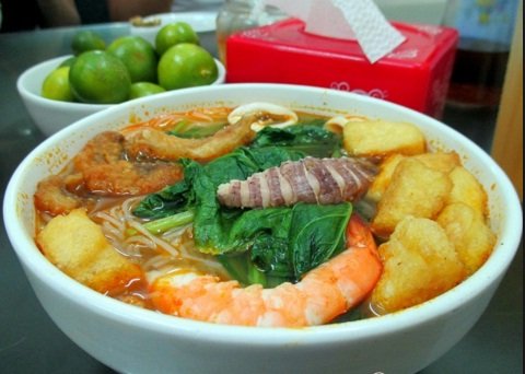Cách làm bún hải sản cho bữa sáng ấm áp