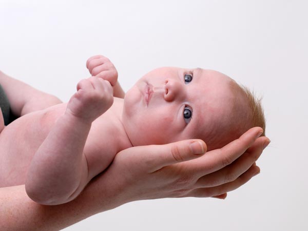 Thói quen ngủ "đặc biệt" của trẻ sơ sinh mẹ cần biết