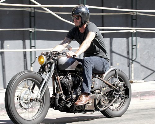 Thú chơi siêu môtô khủng của David Beckham