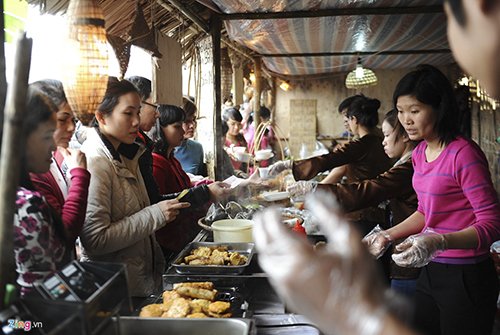 Hàng nghìn người chen chân tìm về ký ức Hà Nội