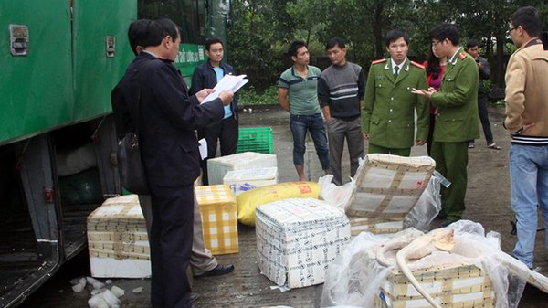 Phát hiện nửa tấn thịt bò "bẩn” được đóng dấu kiểm dịch