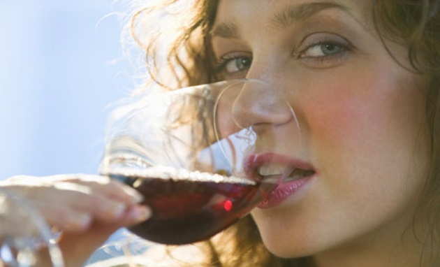 Uống rượu đỏ mặt đối mặt những bệnh rất nguy hiểm