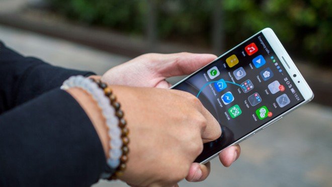 Huawei Mate 8 ra mắt với màn hình 6 inch, pin 4.000 mAh