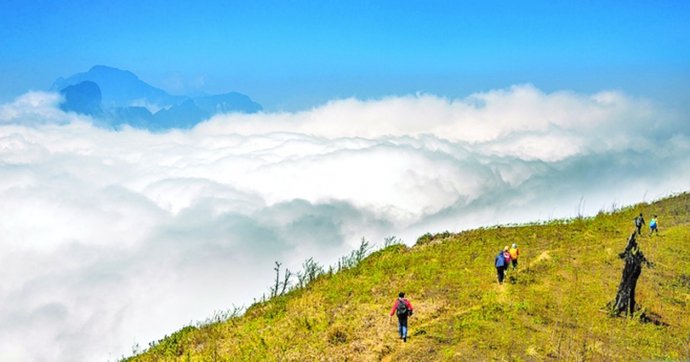 "Bữa tiệc với mây" trên đỉnh Lảo Thẩn