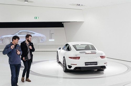 Khám phá bên trong bảo tàng Porsche