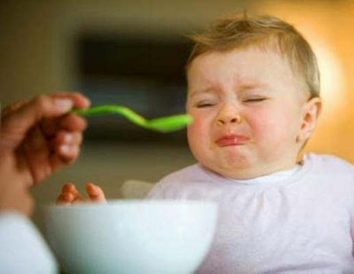 Cho trẻ ăn gì khi bị sốt?