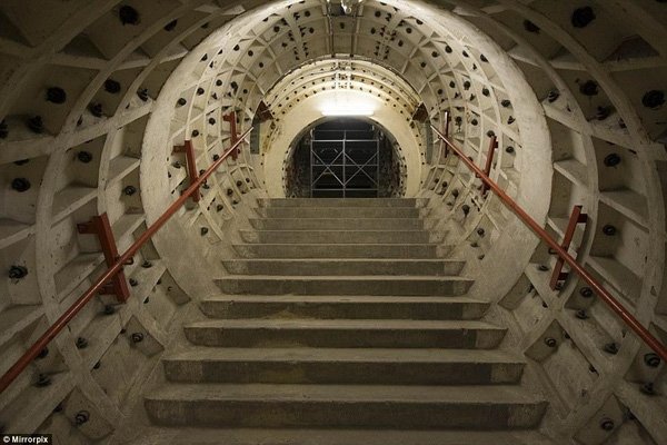 Hé lộ "đường hầm chiến tranh" bí mật ở London