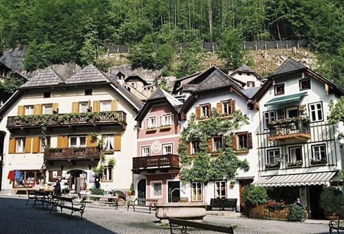 Hallstatt - Làng say sưa ngủ giữa sương khói Alps