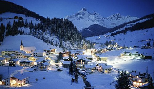 Hallstatt - Làng say sưa ngủ giữa sương khói Alps