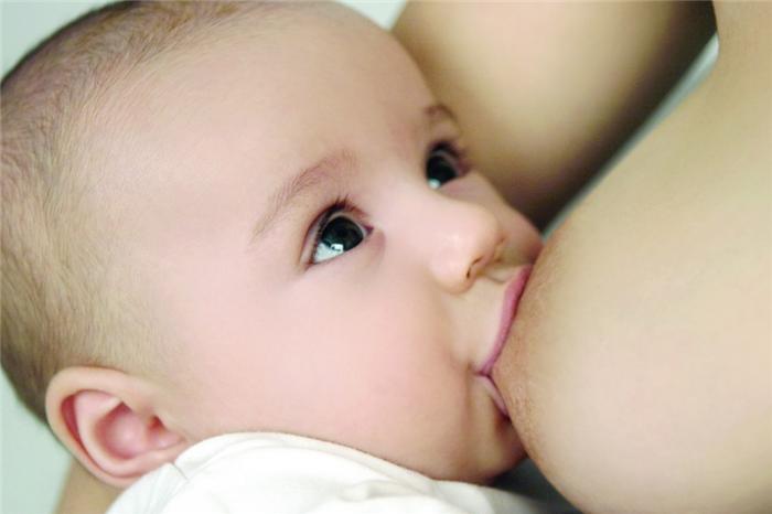 Sữa mẹ và khả năng tăng cường hệ miễn dịch ở trẻ