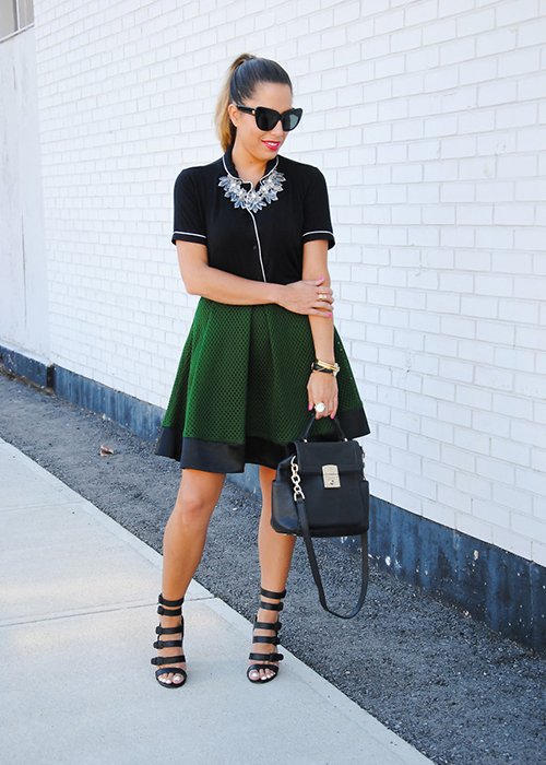 Xuân về mặc đẹp với trang phục màu xanh lá không hề khó!