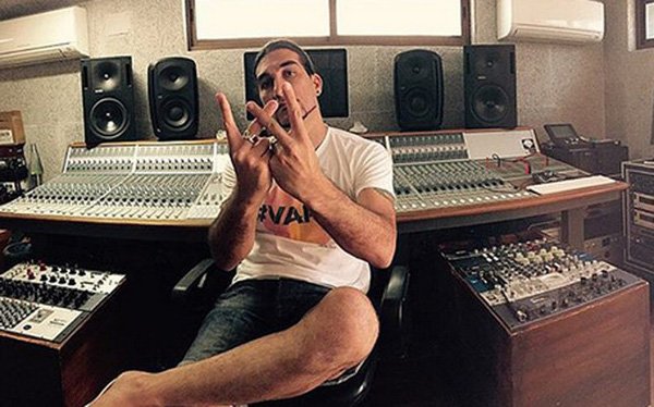 Cựu sao Barcelona sáng tác nhạc phim Hollywood