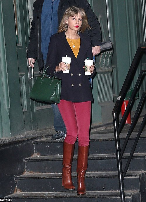 6 xu hướng quần jean màu sắc sẽ lên ngôi trong năm 2016