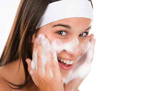 Mẹo rửa mặt đúng cách để có làn da đẹp