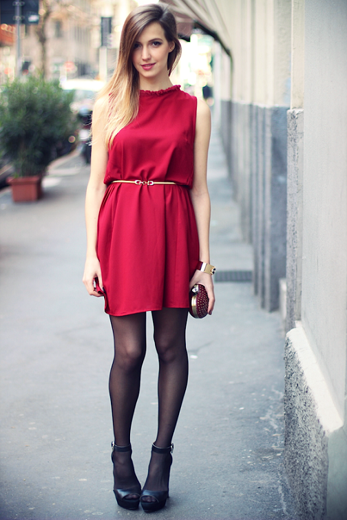 Những mẫu váy đỏ quyến rũ cho bạn gái tỏa sáng ngày Xuân