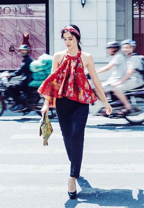 Áo váy gấm - Item đang khiến người đẹp Việt "chết mê chết mệt"