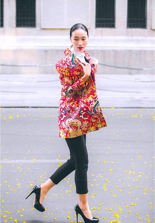 Áo váy gấm - Item đang khiến người đẹp Việt "chết mê chết mệt"