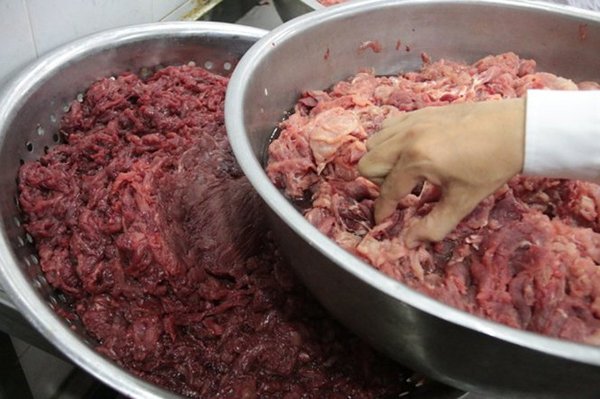 Tất cả mẫu thịt heo nái giả thịt bò đều nhiễm vi sinh