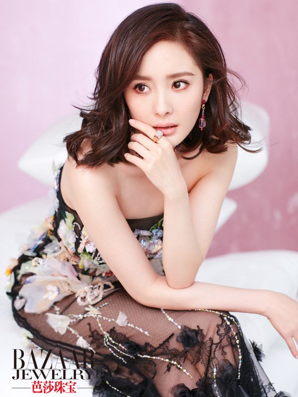 Ngắm Dương Mịch xinh đẹp đầy quyến rũ ở tuổi 29