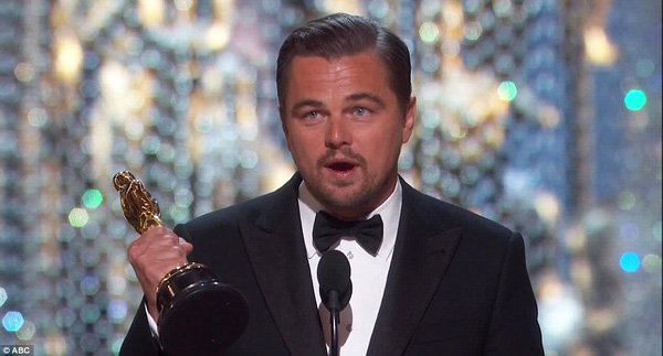 Leonardo DiCaprio cuối cùng đã thắng giải Oscar sau 2 thập kỉ
