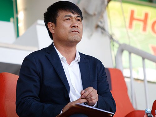 HLV Hữu Thắng không hài lòng với trọng tài trận HAGL - Đà Nẵng