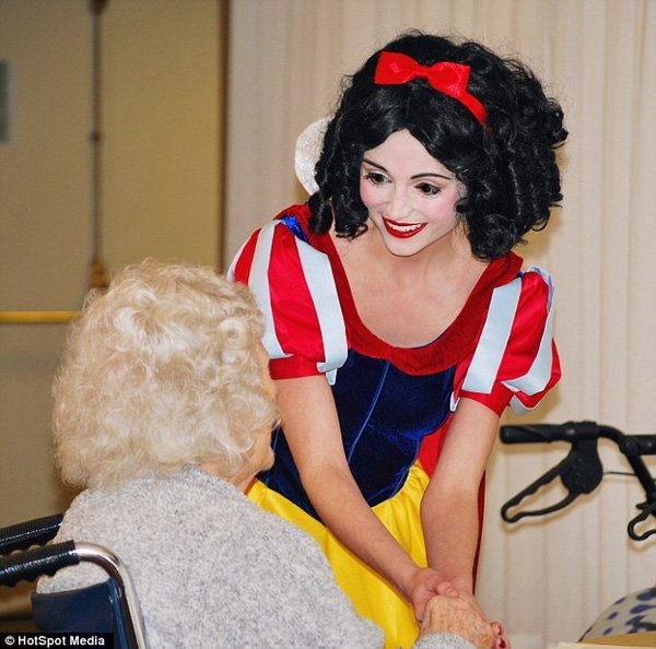 Bạn có sẵn sàng chi 300 triệu để trở thành công chúa Disney như cô nàng này?