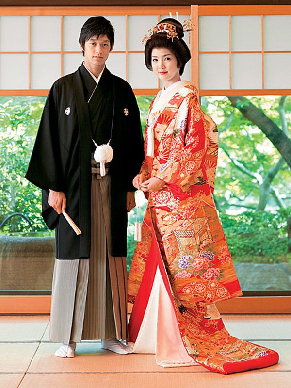 Cuộc sống nặng nề của phụ nữ Nhật Bản sau kết hôn và những con số giật mình
