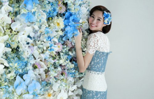 Hoa hậu Đặng Thu Thảo chọn váy hoa độc đáo cho ngày 8/3