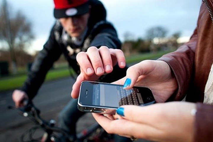 Kinh nghiệm để không bị cướp giật khi đi đường