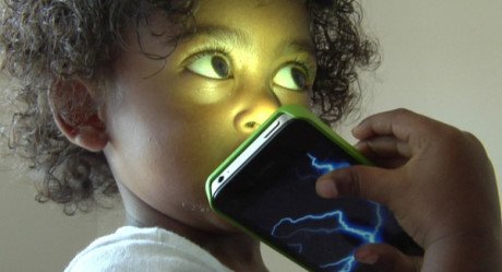 Những tác hại khủng khiếp của điện thoại đối với trẻ em