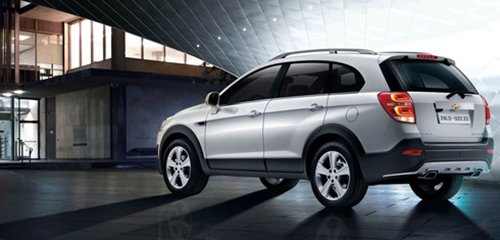 Honda CR-V gọi, Chevrolet Captiva Revv trả lời