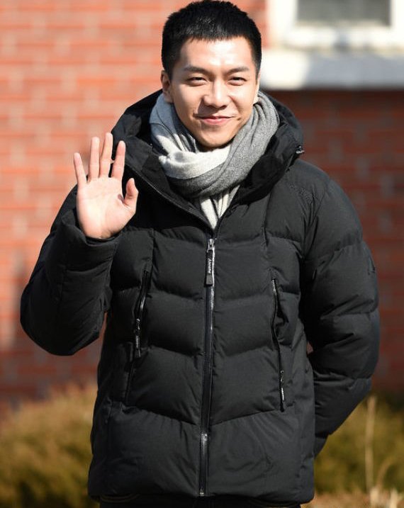 Lee Seung Gi làm lính đặc nhiệm