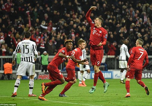 Bayern Munich ngược dòng nghẹt thở vào tứ kết Champions League