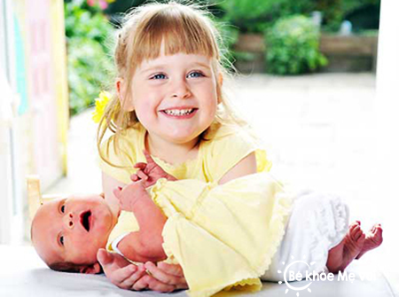 Chữa bệnh ghen tị của trẻ với anh chị em ruột