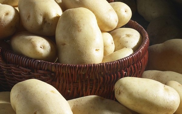 Vì sao cấm để khoai tây trong tủ lạnh?