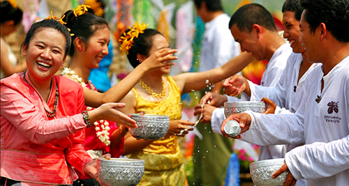 Lễ hội té nước ở Đông Nam Á