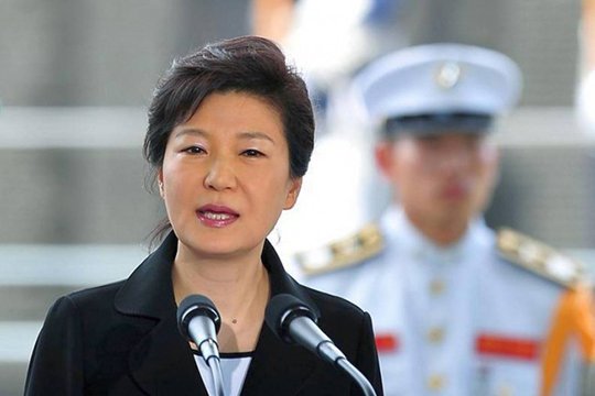 Tổng thống Hàn khen phim ‘Hậu duệ mặt trời’