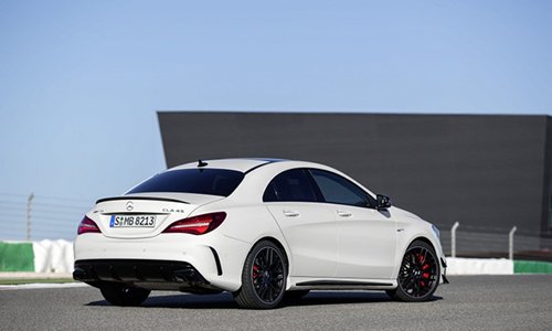 Mercedes-AMG CLA45 2016: Tăng tốc nhanh hơn