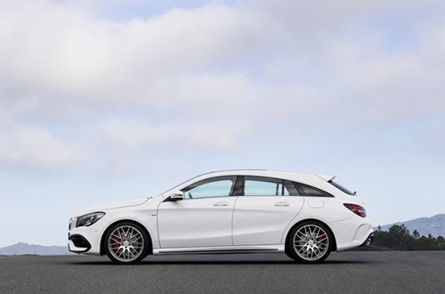 Mercedes-AMG CLA45 2016: Tăng tốc nhanh hơn