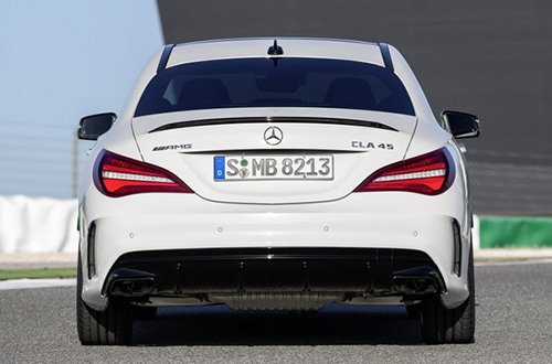 Mercedes-AMG CLA45 2016: Tăng tốc nhanh hơn