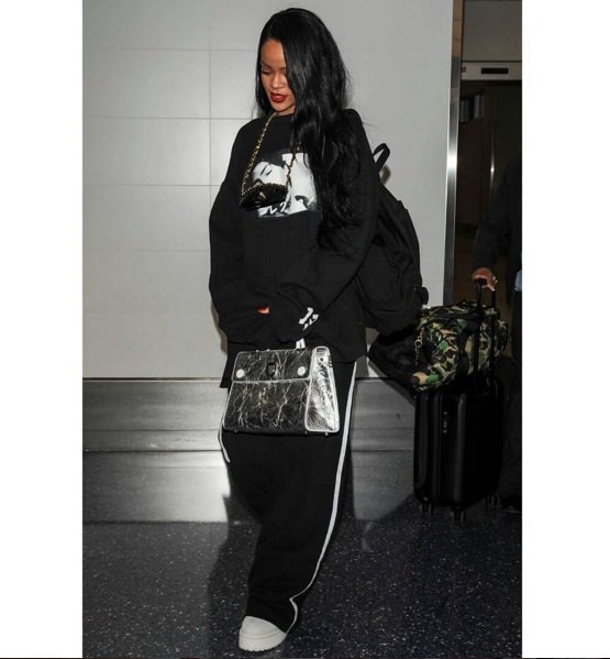 Tóc Tiên đụng túi 75 triệu với "thần tiên tỷ tỷ" Lưu Diệc Phi