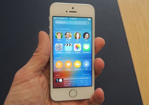 Video trên tay iPhone SE giá 8,9 triệu đồng