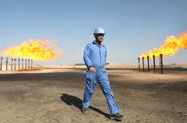 Giá dầu thế giới đi xuống do mối lo về tình trạng dư cung