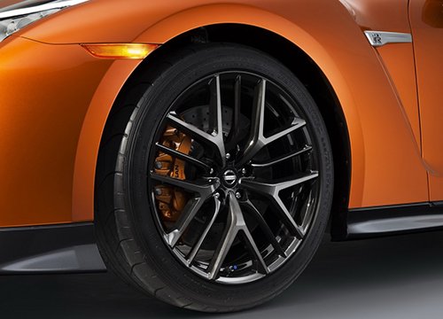 "Quái thú tốc độ" Nissan GT-R ra mắt phiên bản 2017