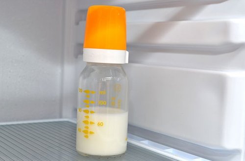Bé 2 tháng tuổi bị viêm ruột hoại tử vì bố mẹ pha sữa quá đặc