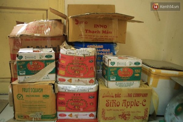 Hà Nội: Thu giữ nhiều phụ gia thực phẩm không rõ xuất xứ tại chợ Đồng Xuân